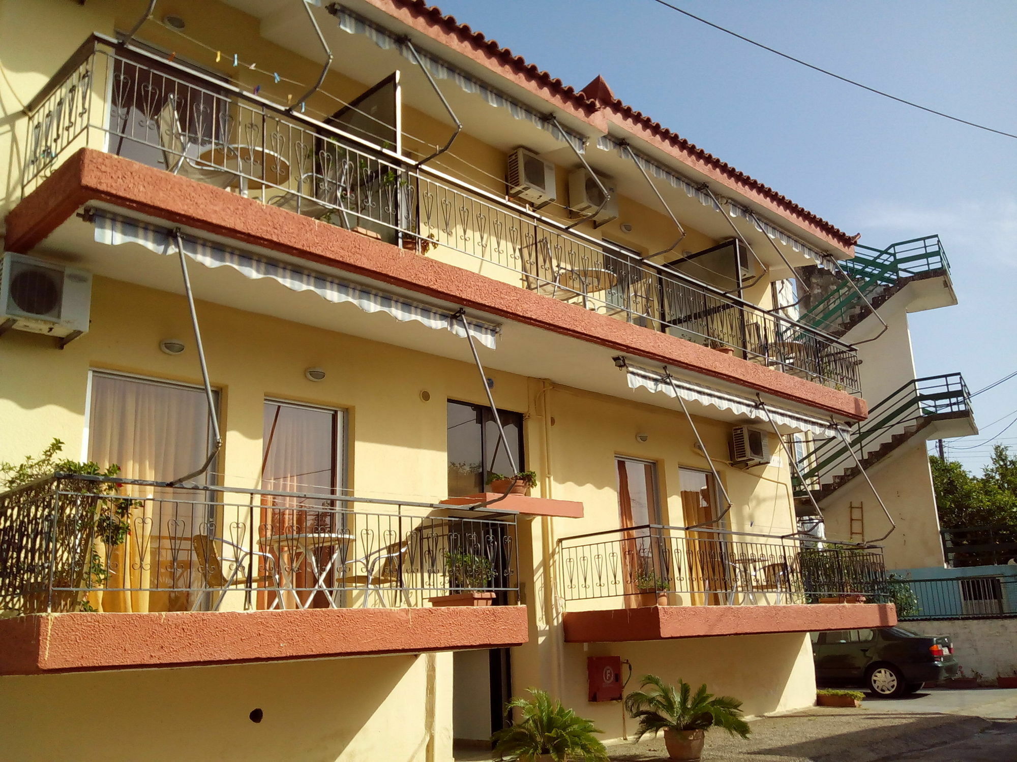 Katerina Apartments Каламата Екстер'єр фото