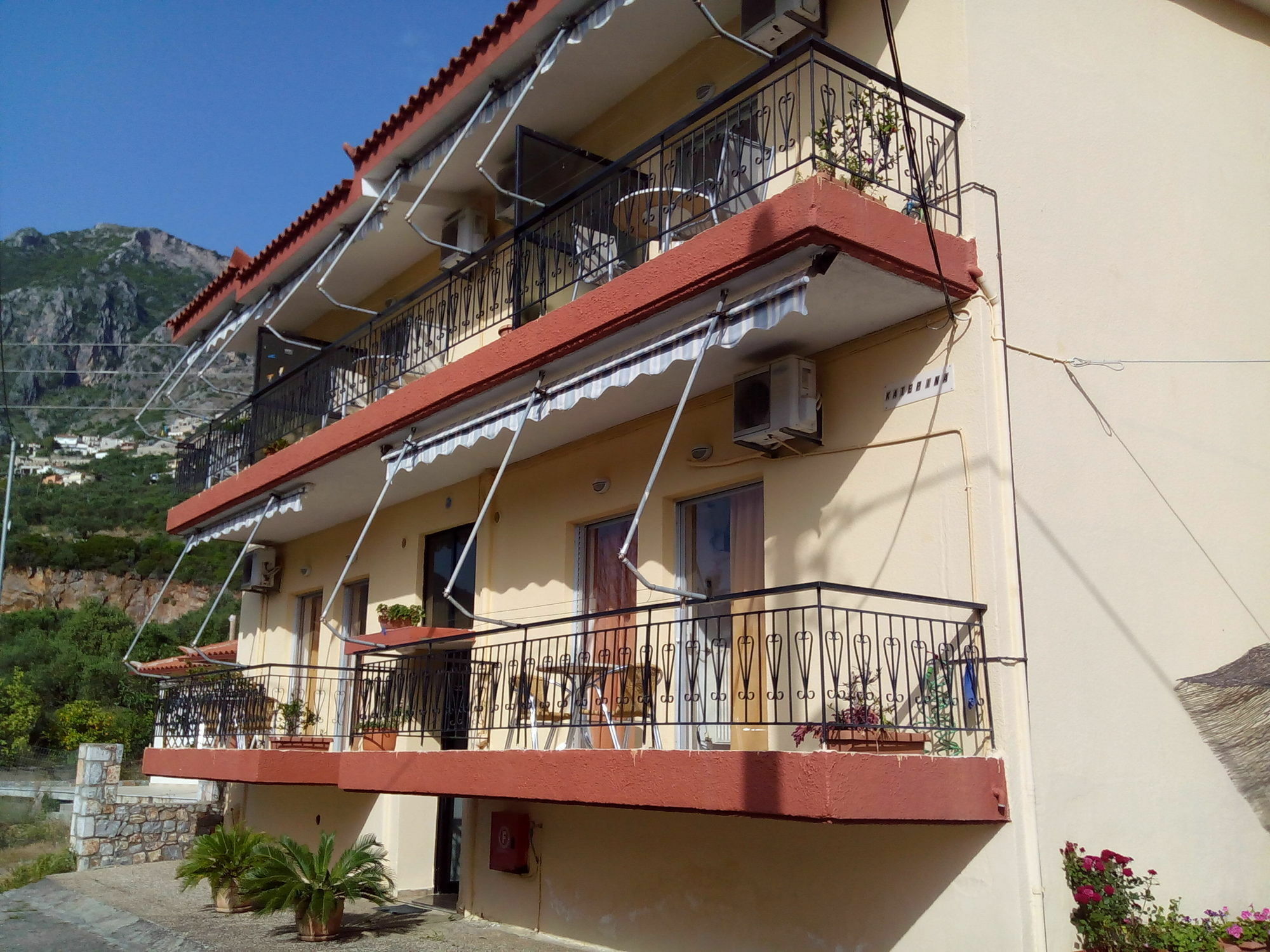 Katerina Apartments Каламата Екстер'єр фото